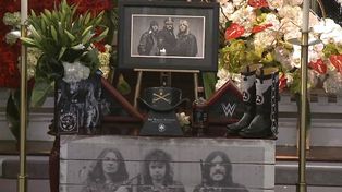 Millones de fans en todo el mundo siguieron por internet el funeral de Lemmy Kilmister