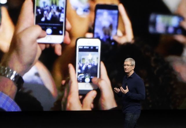 manzanita. Tim Cook haciendo la presentación en Cupertino.