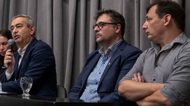 El intendente Pablo Javkin y los secretario de Gobierno