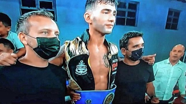 Franco El León Acosta se convirtió en nuevo campeón argentino semipesado de boxeo.&nbsp;