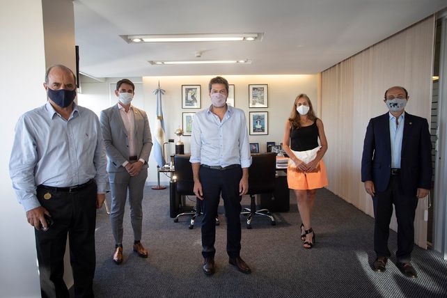 Los participantes del cónclave con Lammens en el centro.