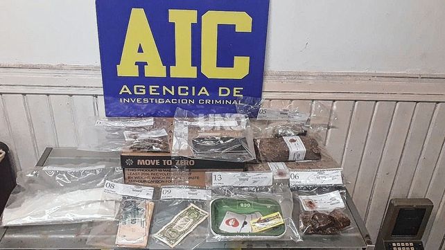 Drogas secuestradas por la Agencia de Investigación Criminal (AIC) en Villa Gobernador Gálvez.
