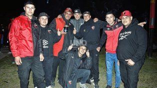 El color de los hinchas de Colón en el partido ante Morón en Santa Fe
