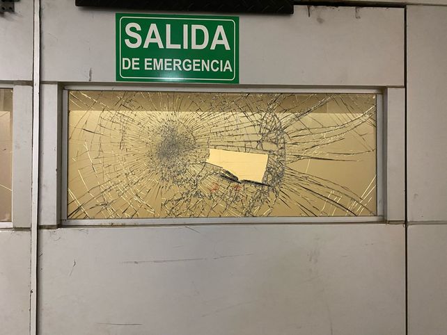 Médicos del Iturraspe, tras el ataque de familiares de un hombre asesinado: No sabés qué puede pasar si la puerta no aguanta Médicos del Iturraspe, tras el ataque de familiares de un hombre asesinado: No sabés qué puede pasar si la puerta no aguanta