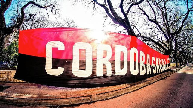 La Filial Córdoba Sabalera prepara un gran banderazo esta noche en la puerta del hotel donde estará Colón.
