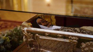 El cuerpo de Santa Teresa se muestra al público tras 111 años de su muerte