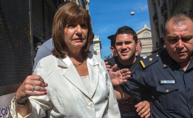 Bullrich felicitó a la Gendarmería y fue desmentida: a Badaracco lo encontró una mujer embarazada