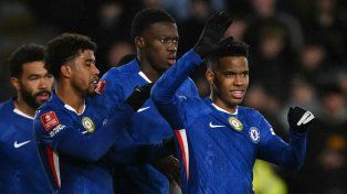 Chelsea aplastó a Hull City y sigue vivo en la FA Cup