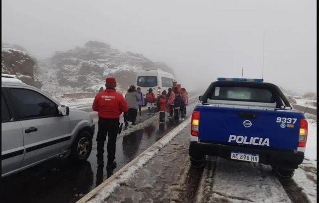 Por la nieve tuvieron que cerrar el camino de las Altas Cumbres, en Córdoba.