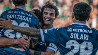 Racing venció a Banfield en una tarde cargada de polémica