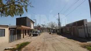 Vecinos renombran una calle en memoria de un policía asesinado