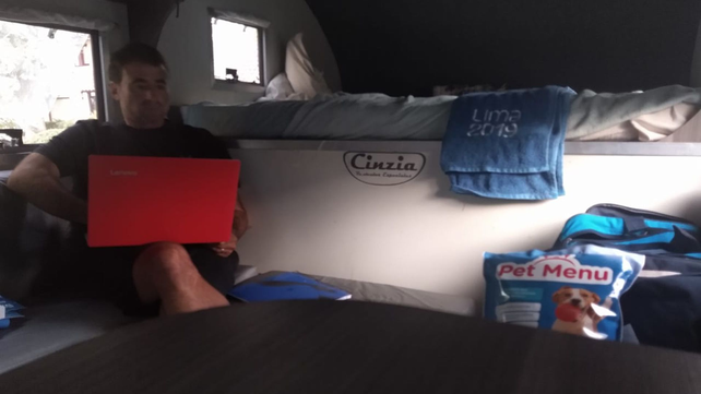 Conti cumpli&oacute; su cuarentena en una casa rodante.