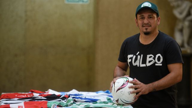 Con sus camisetas. Nino Palmigiano