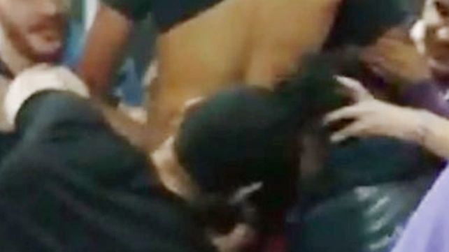 Después del polémico ritual de un equipo de hockey llegan las mordidas de cola en el rugby