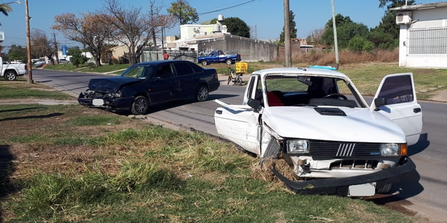 Tarde de choques con una persona internada en Terapia y otro inconsciente