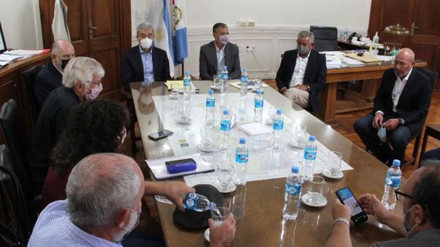 Encuentro entre los gremios de ATE y UPCN para la discusión paritaria 2022.