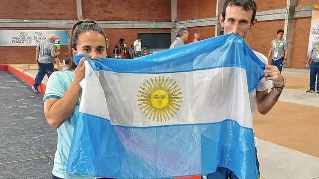 Dupla. Milagros Pereyra junto a Alfredo Fredy Rupere de Las Breñas