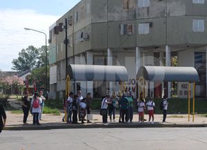 Las líneas 4 y 8 normalizaron el recorrido en el Centenario