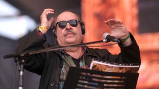 Nebbia se presentó en el Lollapalooza con una banda que incluía a integrantes de Los Reyes del Falsete. “Me siento muy pleno artísticamente”, afirmó.