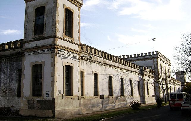 La vieja Unidad 3 de Rosario fue escenario de escapes desde los techos por presos que usaron sogas para descolgarse.