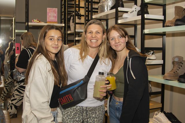 Dolores Rinaldi, Laura Dibucci y Justina Rinaldi.
