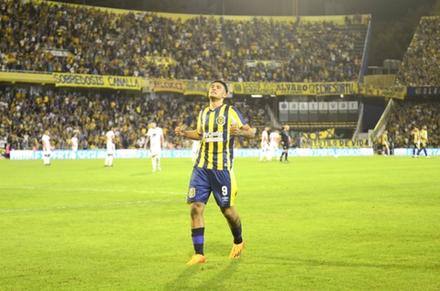 Central le ganó 4 a 1 a Instituto y suma 16 partidos sin derrotas en el Gigante de Arroyito