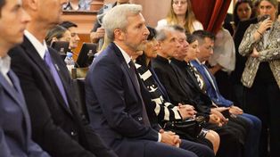Rogelio Frigerio asume como gobernador con promesa de cambios y recortes en la política. Vamos a trabajar con todos los municipios para que los entrerrianos vivamos mejor, anunció.&nbsp;