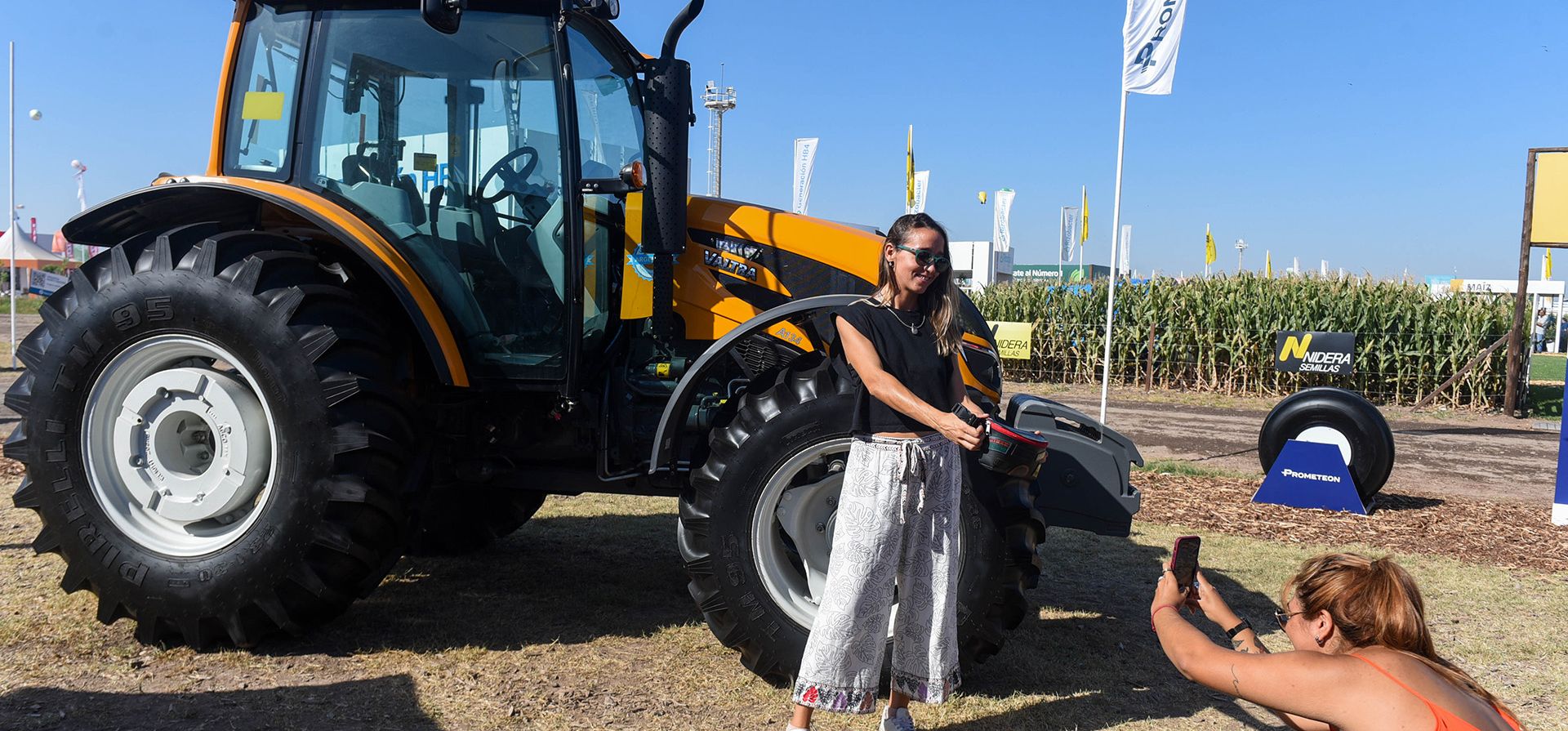 La foto de la foto. Los grandes fierros concentraron la atención en Expoagro.