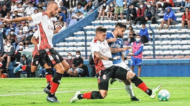 Barracas Central superó 2-1 a Nacional en el segundo amistoso disputado en Montevideo.&nbsp;