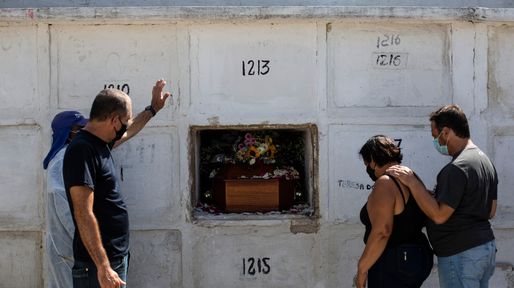 Se aceleraron las muertes en el mundo y traspasaron los tres millones por la pandemia