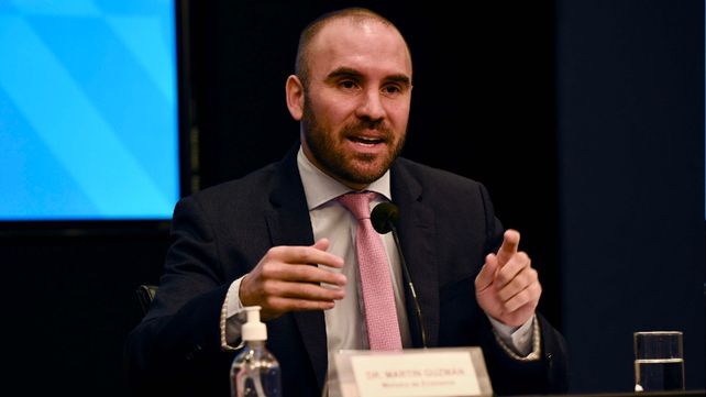 Acuerdo. Guzmán explicó el viernes el programa con el Fondo.