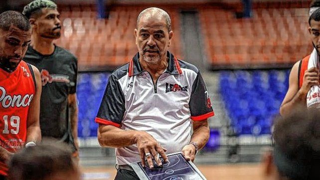 Sergio Oveja Hernández tuvo un fugaz paso por Leones de Ponce (Puerto Rico)