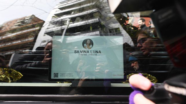 Tras una despedida privada en una sala velatoria