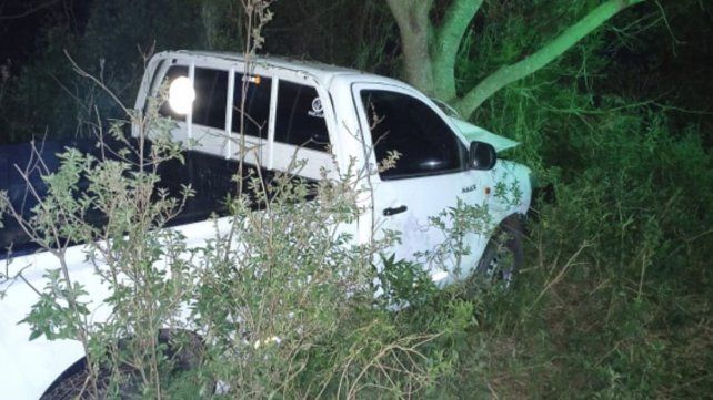 Una camioneta chocó contra un árbol en la Ruta Provincial 1.