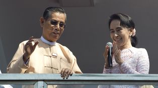 Suu Kyi y el presidente del partido Liga Democrática, en noviembre pasado, cuando ganaron de manera arrolladora las elecciones que el ejército nunca aceptó.