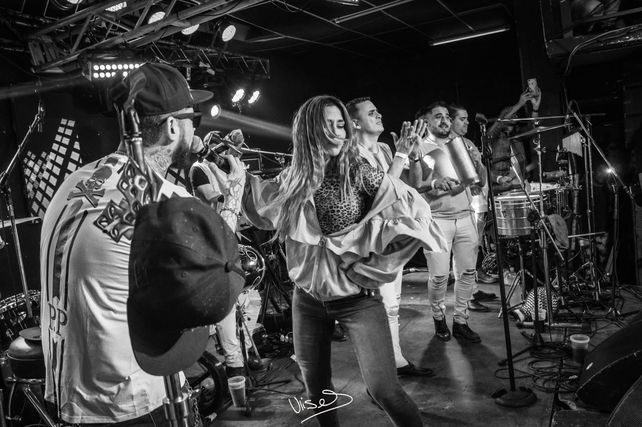 Jimena Barón cantó con Ulises Bueno en Córdoba: todas las imágenes