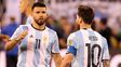 el padre de agüero deslizo que si messi se va, su hijo podria tomar el mismo camino