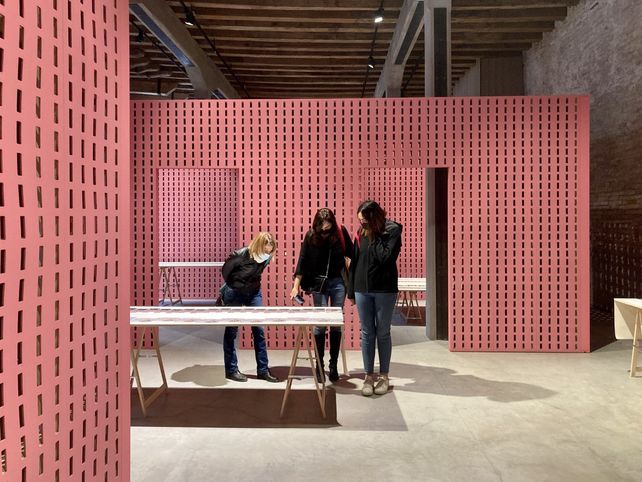 La casa infinita en la Bienal de Venecia.