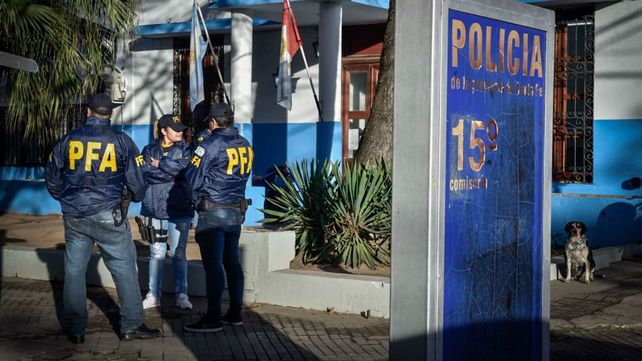 Efectivos de la Policía Federal esta mañana en la puerta de la seccional 15ª.&nbsp;
