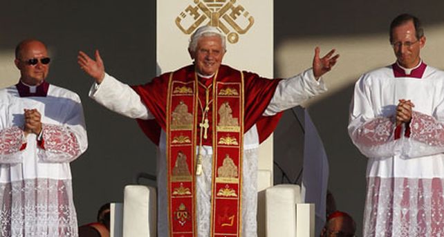 Benedicto XVI anim&oacute; a los j&oacute;venes a despreciar el ego&iacute;smo y la violencia