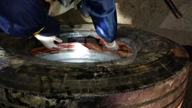 Cayeron cuatro narcos que transportaban marihuana en cubiertas de camiones