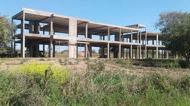 Campus de Uader: se firmó el contrato para la segunda etapa
