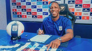 Luis Advíncula puso la firma en Alianza Lima