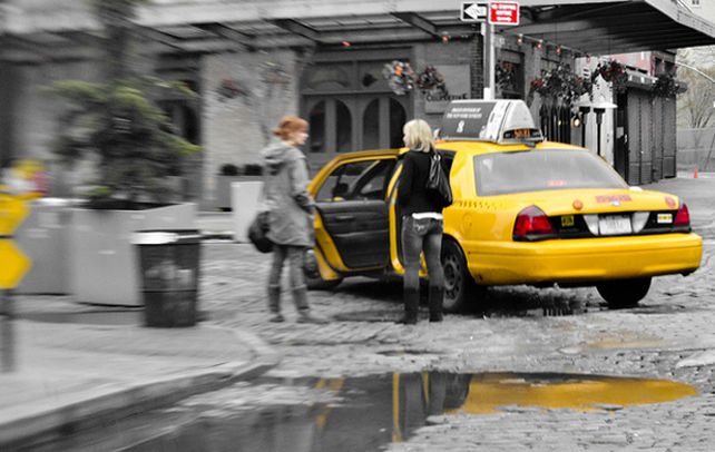 Taxis para mujeres y conducidos sólo por mujeres.