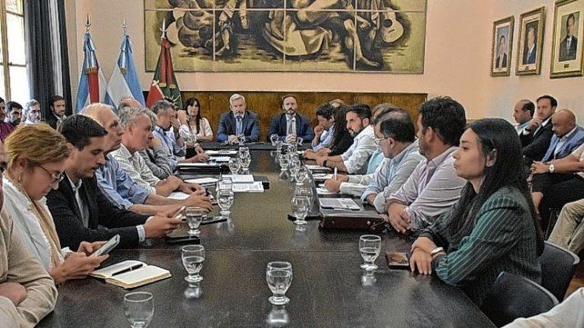 La reunión de los equipos de trabajo de la provincia y municipio se llevó a cabo durante la tarde de este viernes.