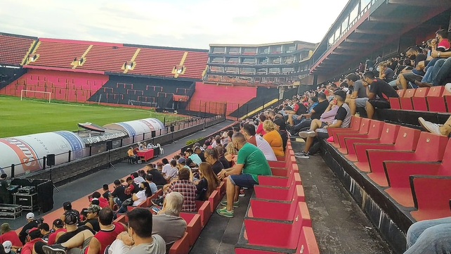 Este miércoles se llevó a cabo la Asamblea en Colón en donde el presidente José Vignatti hizo anuncios importantes. Hubo incidentes.