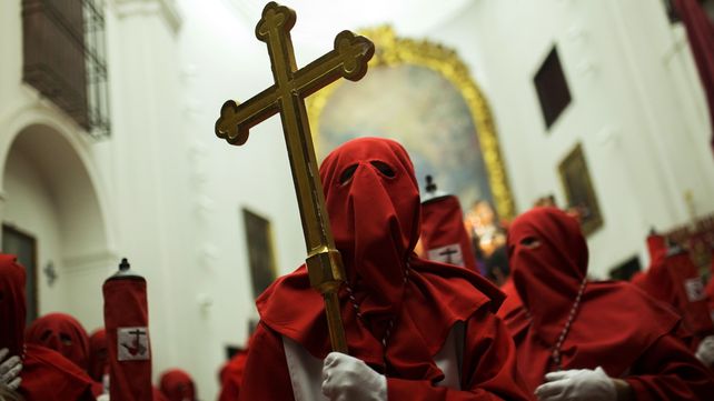Imágenes de la procesión de Semana Santa alrededor del mundo