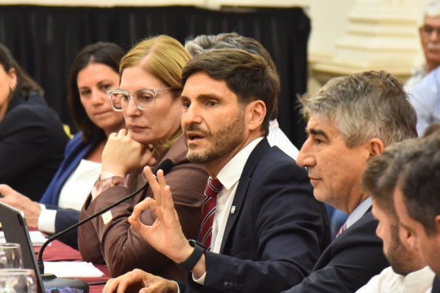 Maximiliano Pullaro y la Junta de Seguridad.