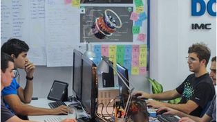 El Intendente se reúne con un grupo de jóvenes inventores