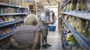 El costo de la canasta básica alimentaria creció 3,3% en julio, según informó la Usina de Datos de la UNR.